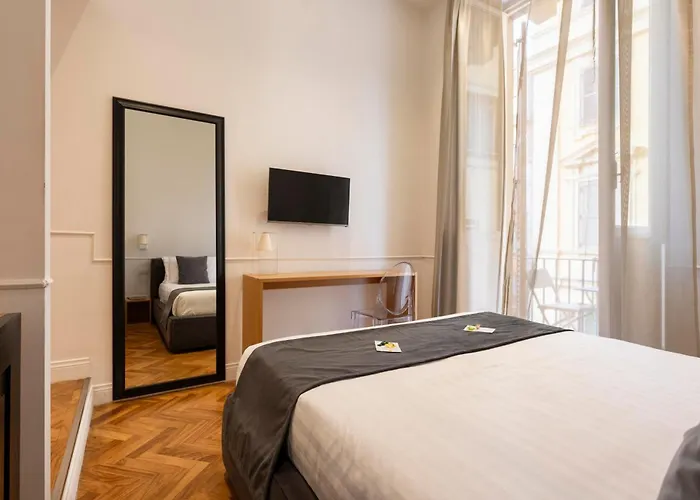 Vanity Navona